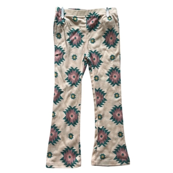 Disney Minnie Mouse 2-Piece Outfit Set Sweater & Flare Aztec Pants Girls 4T - Picture 3 of 6